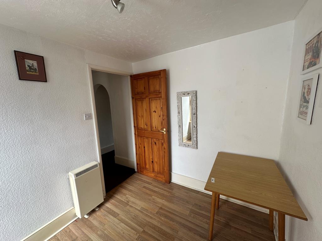 Lot: 77 - TWO-BEDROOM TERRACED HOUSE FOR REFURBISHMENT - Bedroom two